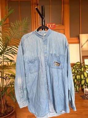 Men's Light Blue Denim Button-Up Shirt with Embroidered Pocket